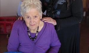 Vroetelkombersie vir 'n dierbare vrou