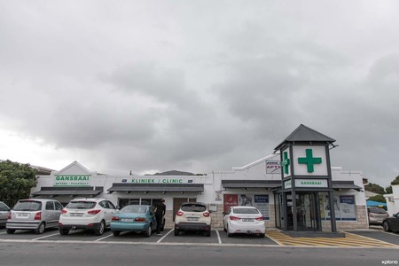 Gansbaai_Pharmacy_front_view_1_1504273828