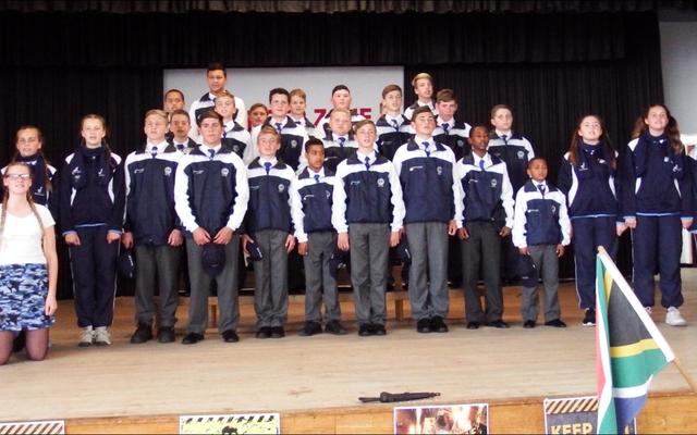 Vrydag, 25 Augustus 2017 was die groot “Big Brag” vir Laerskool Gansbaai - die beste ooit - aldus verskeie kommentare. Alle rugby- en netbalspanne is aan leerders en ouers voorgestel. Die o/13A netbalspanlede het elk ‘n netbalspeld ontvang, asook die o/13 rugbyspanlede. Pette is ook deur die ouers aan die o/13 rugbyspelers oorhandig.  