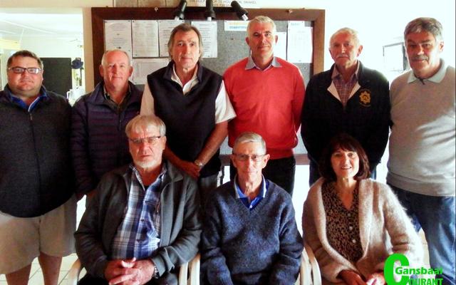 Gansbaai Gholfklub se geskiedkundige 2018 Bestuurskomitee, met ‘n dame as Visie-Klubkaptein. Voor van links is Johan Pieterse (President), Daan Victor (Klubkaptein) en Gina Esterhuizen (Visie-Klubkaptein). Agter van links (komiteelede) is Lambert Smith, Wally van Coller, Johan Schneider, Lieb Louw, George Hunt en Jakkie Beukes.