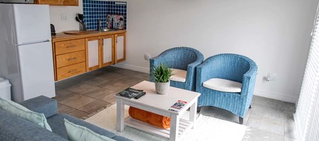 Bellamente_guesthouse_room_living_1505806127