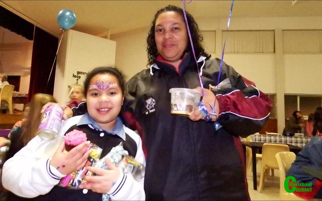 Dis nou ‘n ma wat weet hoe om na haar dogter om te sien. Gabriella Bastian (8) en haar ma, Tanya Bastian.  