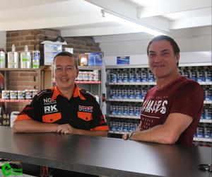 Motorspuitverf is hul díng