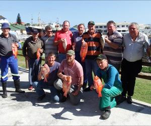 Hengelaars hap aan mekaar se hakke