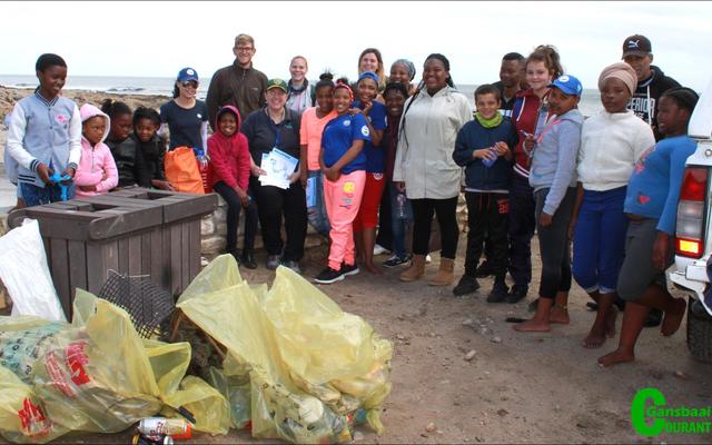 The group of volunteers, organised by Dyer Island Conservation Trust, who collected trash in different areas from Gansbaai Caravan Park towards the Gansbaai tiding pool, a distance of 1.5km. 