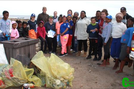 The group of volunteers, organised by Dyer Island Conservation Trust, who collected trash in different areas from Gansbaai Caravan Park towards the Gansbaai tiding pool, a distance of 1.5km. 