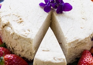 Recipe: Cinnamon Cheesecake with Chocolate Crust