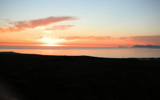 Sunsets_in_Gansbaai_1513672919