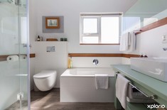 Whalesong_lodge_bathroom_1_1517310453