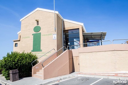 Gansbaai_tourism_exterior_1517472502