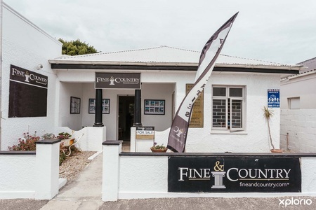 Fine_and_country_exterior_1521012660