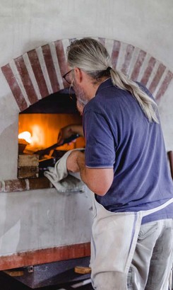 Lokal_Stanley_taking_food_out_of_oven_1523530682