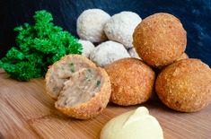 Martin_s_deli_Dutch_bitterballen_1525686991