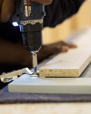 Your_style_cupboards_attatching_cupboard_door_hinges_1527512137