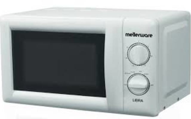 WHITE_MICROWAVE_1531130124