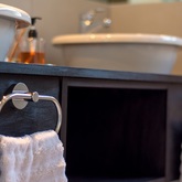 Double Vanity Room 1