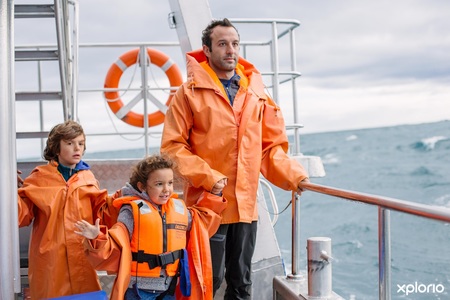 Dyer_island_cruises_happy_clients_viewing_whales_1532412790