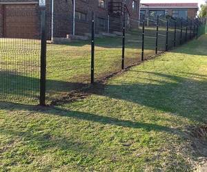 Clear View Fence with Nutec Twist