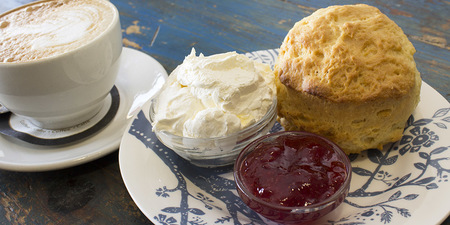 kleinmond_coffee_shop_stoep_cafe_scone_1533906992