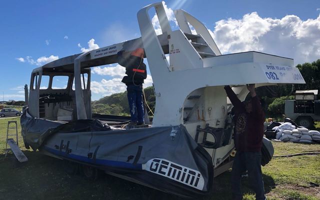 Grit blasting of whale whisperer for Marine Dynamics Kleinbaai