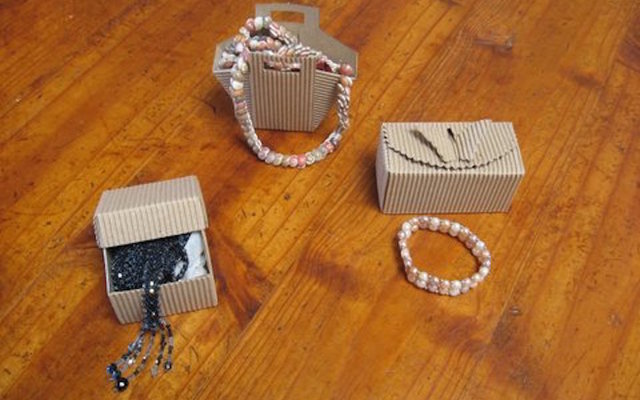 K_K_Novelty_boxes_contents_1535898780