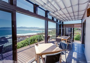 Beautiful, well-equipped modern beach house