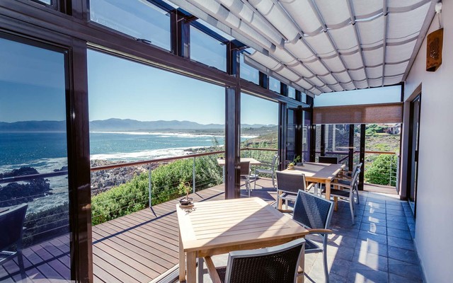 Cliff_lodge_breakfast_deck_1522322748_1545901679