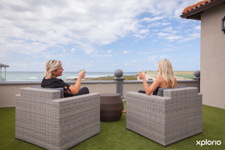 struisbaai_chateau_de_marine_boutique_hotel_outside_upper_deck_sundowner_2__1550821216