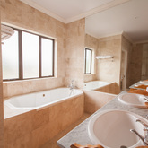 Upper deck room bathroom