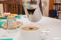 bredasdorp_wheatlands_lodge_pouring_coffee_2__1551336037