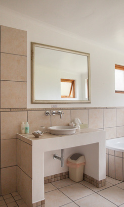 bredasdorp_wheatlands_lodge_garden_room_bathroom_1551336276
