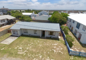 R2,590,000 | 4 Bedroom House for Sale in Arniston