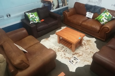 LEATHER_COUCHES_1554807302