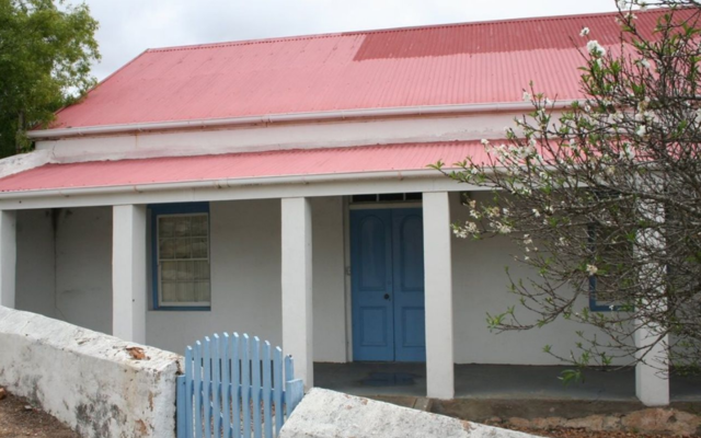 seeff_bredasdorp_cottage_with_flatlet_for_sale_exterior_1555071994