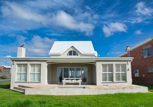 Stunning Home in “Skulpiesbaai” on Oceanview Drive