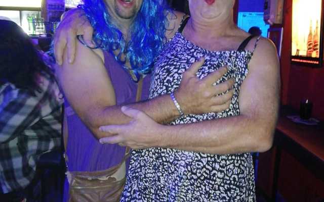 Friends Pub - Cross Dress Party