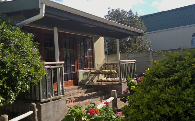 Seeff Bredasdorp - roofed porch Seeff Bredasdorp - roofed porch