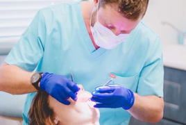 Dr Righardt van Huyssteen and his dental services