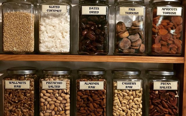 Martin's Deli - Dried Fruits