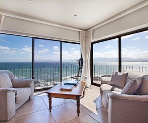 7 Reasons Why Whale Huys in De Kelders is the Perfect Winter Getaway!