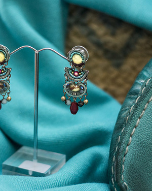 hermanus_clothing_boutique_sidewalk_designer_jewelry_1564409234