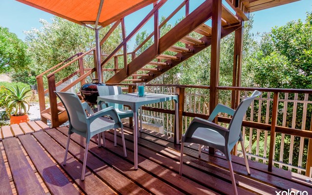 Amazing_grace_B_B_flatlet_deck_with_braai_and_sea_view_1515403501_1566220842