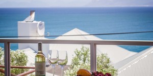 Amazing_grace_B_B_wine_and_fruit_on_deck_with_seaview_1515403728_1566220844