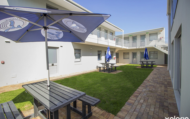 kleinmond_accommodations_kleinmond_lodge_realxing_area_1552393306_1567001073