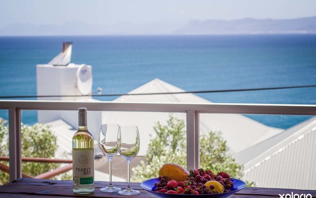 Amazing_grace_B_B_wine_and_fruit_on_deck_with_seaview_1515403728_1567505325