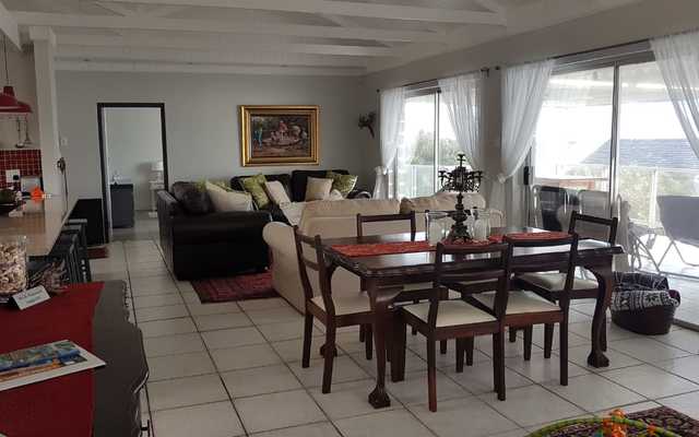 amazing_grace_upstairs_dining_area_1565269100_1567505324