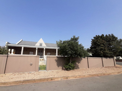 3 Bedroom House for Sale in Bredasdorp | R1,250,000