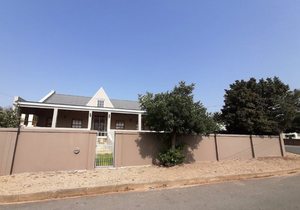 3 Bedroom House for Sale in Bredasdorp | R1,250,000