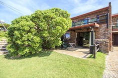 bettys_bay_accommodation_sea_way_self_catering_side_view_1572335269