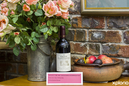 bettys_bay_accommodation_sea_way_self_catering_complimentary_bottle_of_wine_1572335548